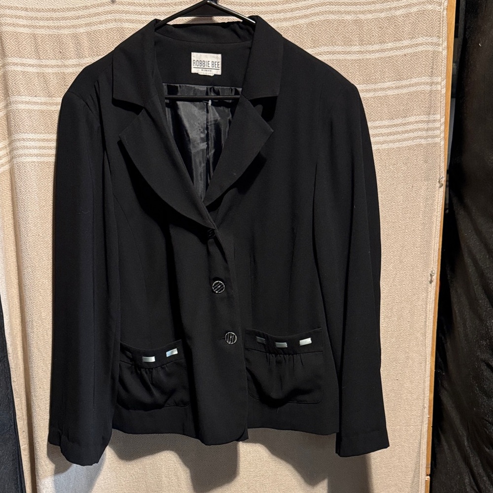 Robbie Bee Women's Elegant Black Blazer - Picture 8 of 8